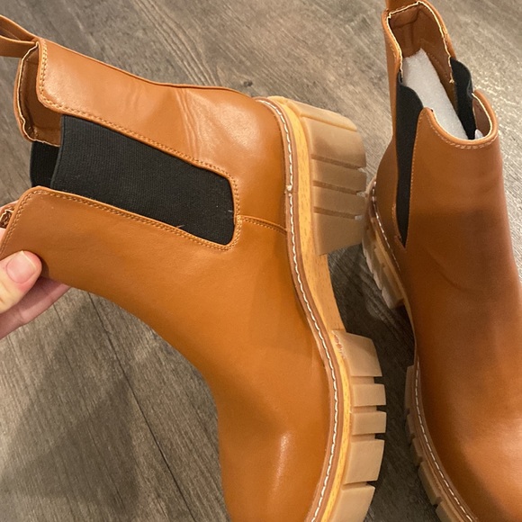 Chelsea lug boots - Picture 3 of 4